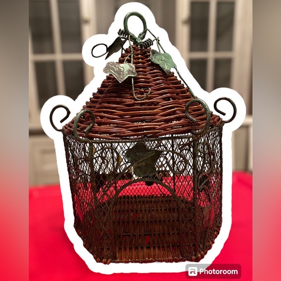 EUC•Vintage wicker and metal Ivy Bird House decor - Picture 2 of 4